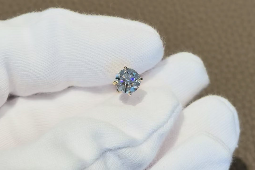 ダイヤモンド サイドストーン スタッドピアス